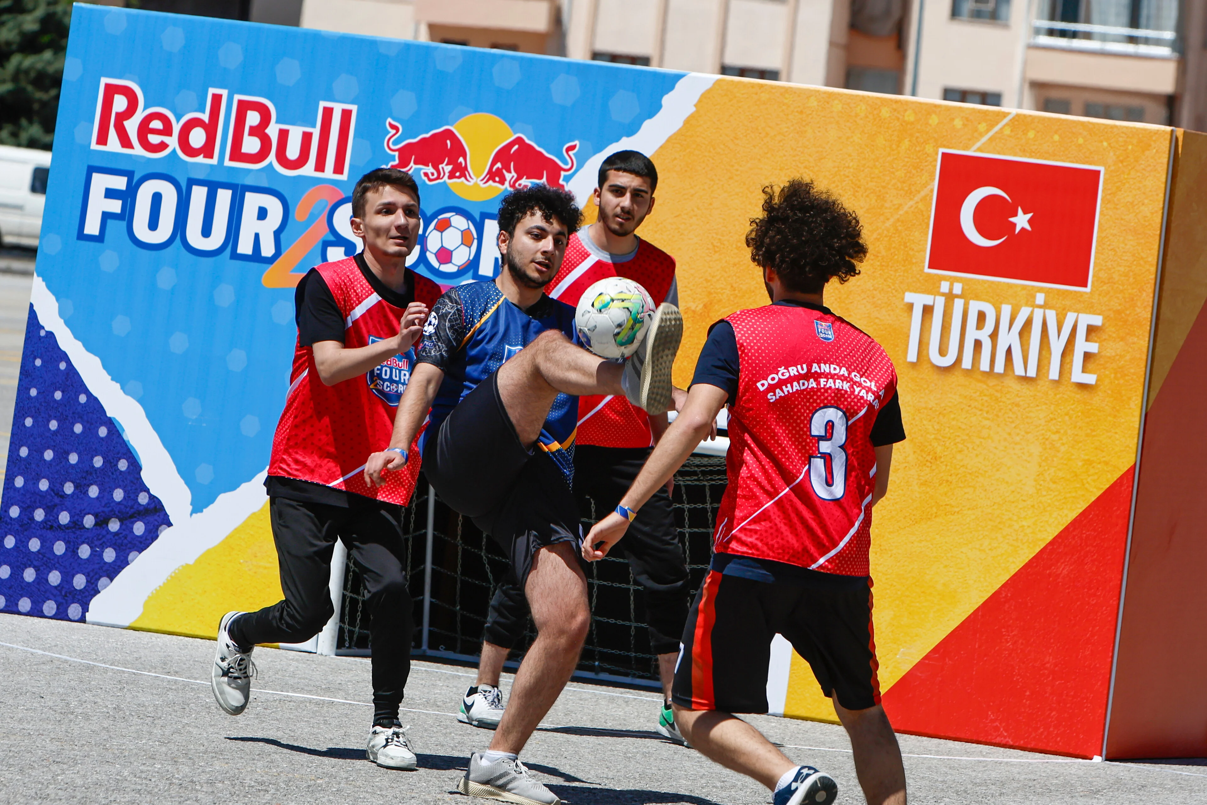 Red Bull Four 2 Score Sokak Futbolu Turnuvası Başlıyor - 2