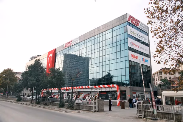 RS Servis 14 bin 600 metrekarelik yeni yerinde