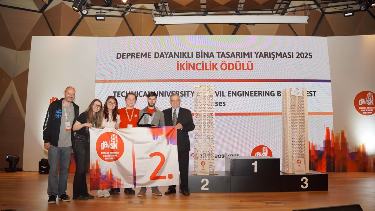 Geleceğin mühendisleri İstanbul’da yarıştı